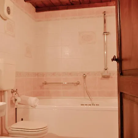 Apartment Degli Estensi - Jacuzzi & Parking