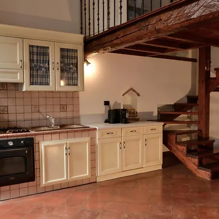 Degli Estensi - Jacuzzi & Parking Apartment Ferrara