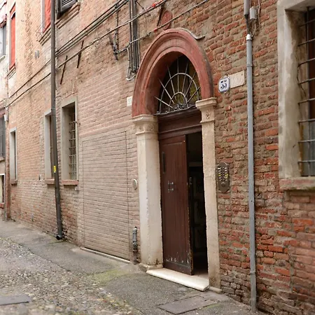 Degli Estensi - In Centro Storico Con Jacuzzi