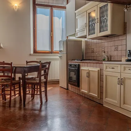 Degli Estensi - In Centro Storico Con Jacuzzi 페라라