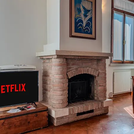 Degli Estensi - In Centro Storico Con Jacuzzi * 페라라