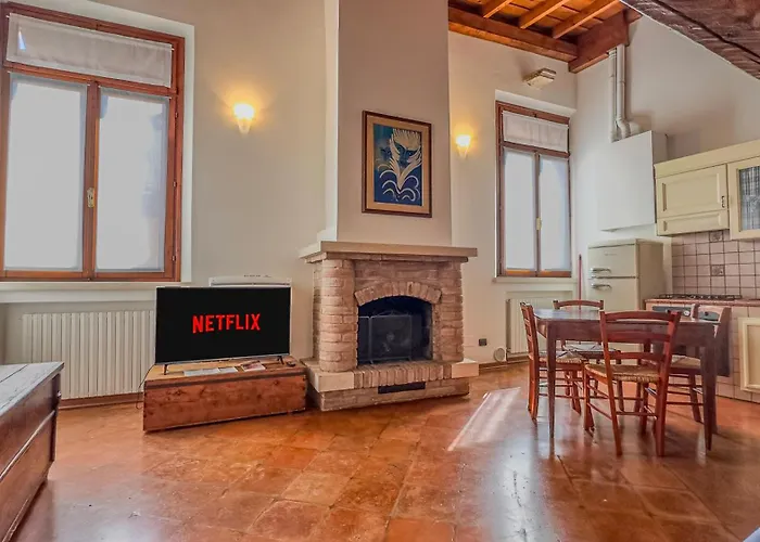 Degli Estensi - In Centro Storico Con Jacuzzi *