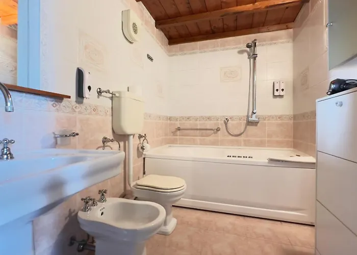 Degli Estensi - In Centro Storico Con Jacuzzi Apartment Ferrara