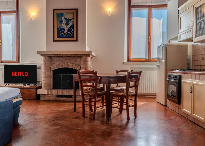 Degli Estensi - In Centro Storico Con Jacuzzi