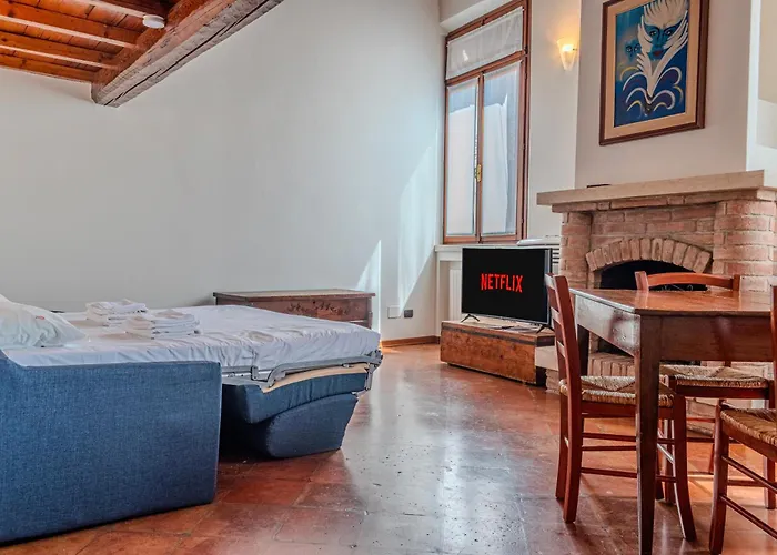 Degli Estensi - In Centro Storico Con Jacuzzi Apartment